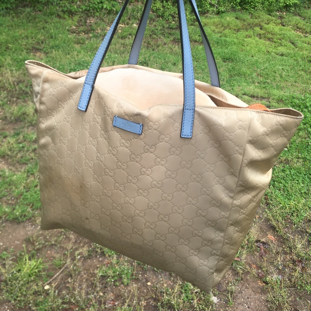 ❌❌SOLD❌❌Authentic Gucci GG Nylon tote